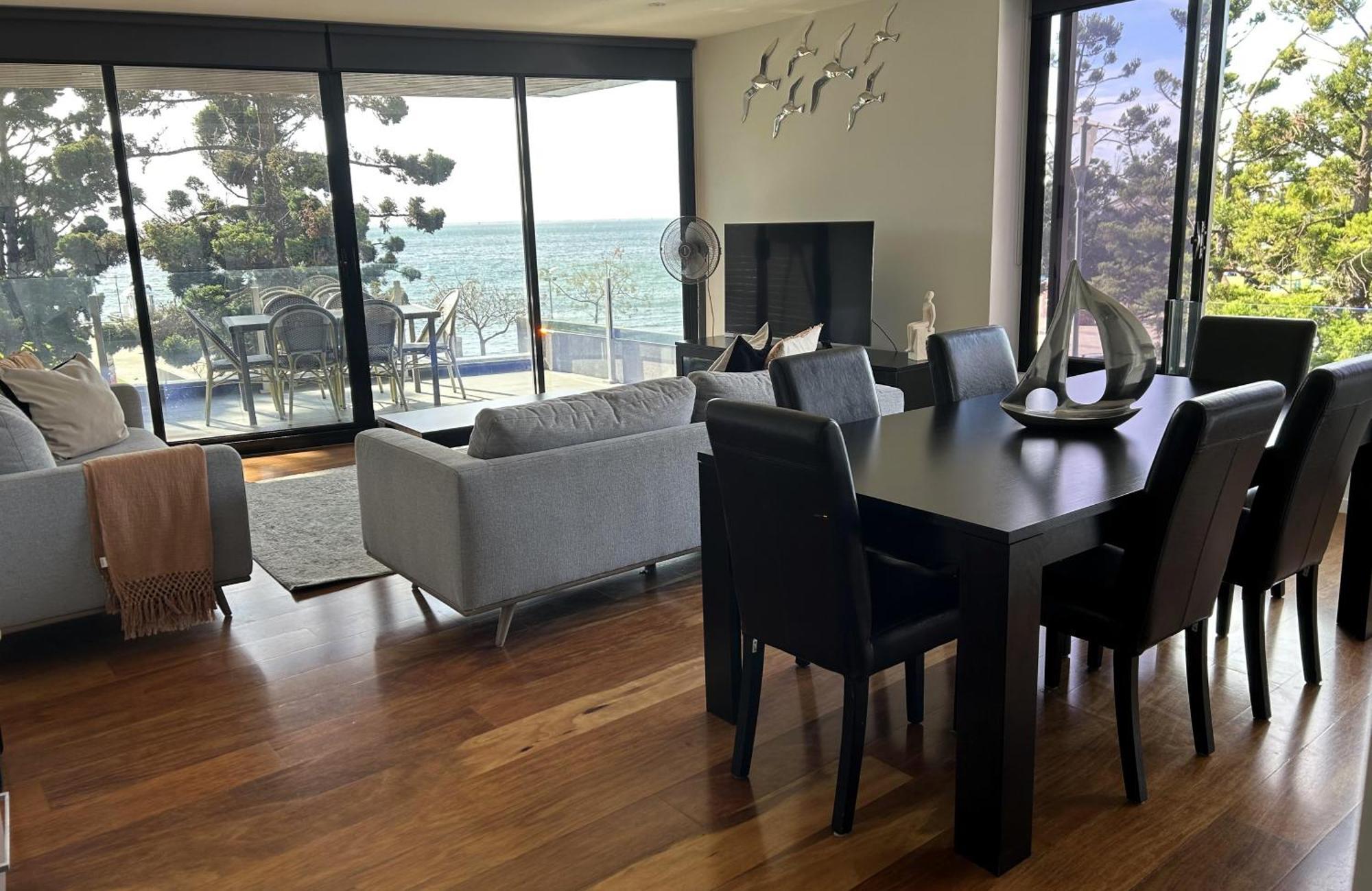 801 Pier Point 3 Bedroom With Bay Views On The Waterfront * Geelong